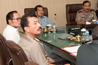 Demo Buruh Kondusif, JK Apresiasi Kinerja Polri