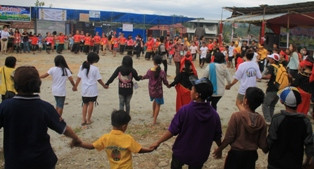 Ribuan Warga Sulawesi Tengah Tari Modero Massal di CFD