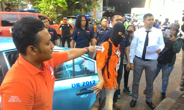 Proses rekontruksi pembunuhna Deudeuh Alfi Sahrin. (Foto: Arga Sumantri)