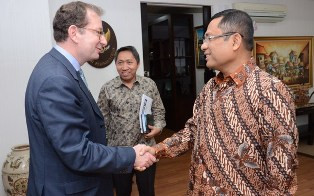 Bangun Pabrik Karet, Menperin Pinta Michelin Serap Karet Petani