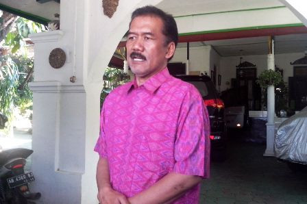 Adik Sultan Nyekar ke Makam Leluhur untuk Minta Maaf