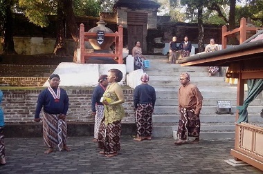 Sehari Setelah Sabdaraja, Empat Putri Sultan Nyekar ke Immogiri 