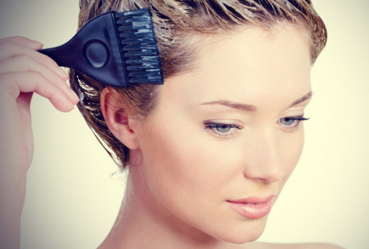 Rebonding dan Mewarnai Rambut Bisa Dilakukan Bersamaan, Asal...