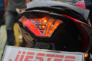 Buritan Yamaha R25 Makin Canggih dengan Aplikasi Lampu Rem 3 In 1