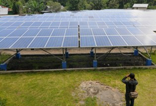 Kementerian ESDM Buat Kajian Soal PLTS <i>Rooftop</i>