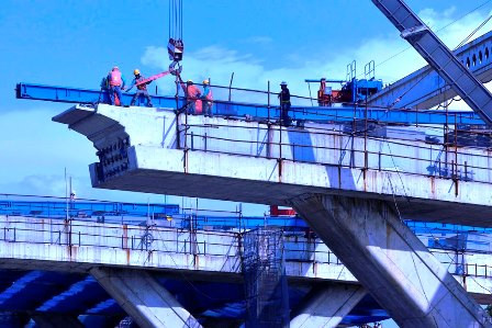 Infrastruktur di Tengah Jebakan Pendapatan Menengah