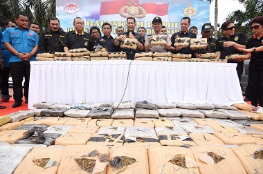 9 Suspects Facing Death Sentences Over 2 Tons of Marijuana