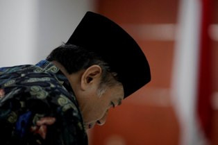 Sekpri Sutan Akui Waryono Karno Titipkan Uang untuk Komisi VII