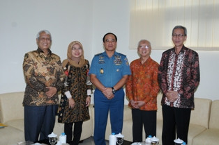 Bahas Bakamla, Kasal Raih Gelar Magister