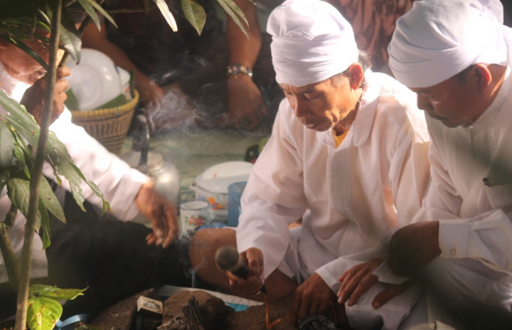 Mengenal Adat Ngasa di Pasarean Gedong