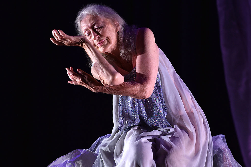 Tetap Menari di Usia 100 Tahun