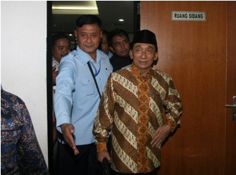 Sakit Prostat, Fuad Amin Tolak Gunakan Deaper Saat Sidang 