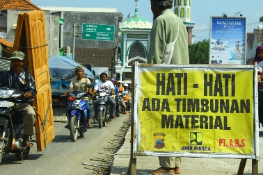 Perbaikan Jalur Pantura Dikebut, Arus Lalu Lintas Macet