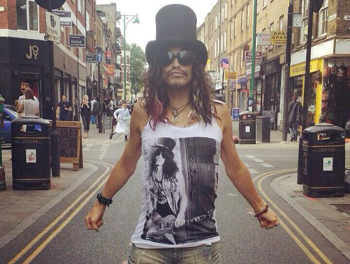 Vokalis Aerosmith Rilis Lagu Country