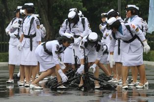 Tes Keperawanan, TNI Dituding Tak Manusiawi  