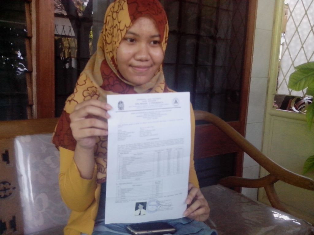 Selma Mutiara Hani, siswi SMAN 3 Yogyakarta berhasil meraih nilai UN tertinggi di Yogyakarta. Foto: Metrotvnews.com/Patricia Vicka