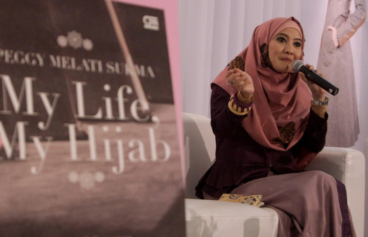 Mengintip Peggy Melati Dakwah Keliling Madura