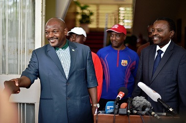 Selamat dari Kudeta, Presiden Burundi Tersenyum Santai