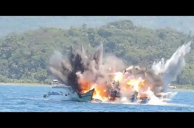 Seized Since December, Minister Susi Destroyed 40 Vessels Today