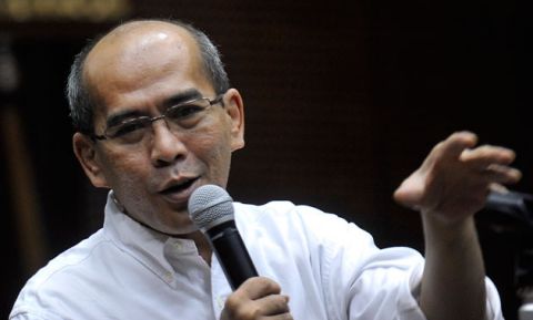 Asyik Bahas Petral di DPR, <i>Eh</i> Mati Lampu  