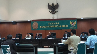 Hakim Sophian Martabaya Dihukum Non-Palu 13 Bulan