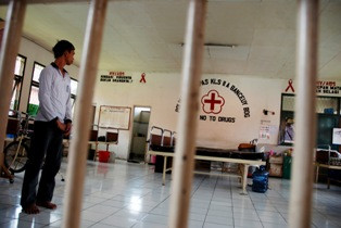 Ribuan Handphone Napi Banceuy Direndam di Air Garam