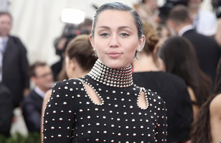 Pembobol Rumah Miley Cyrus Dihukum 2 Tahun Penjara