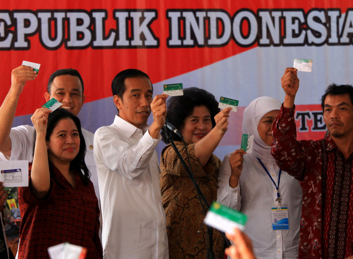 Presiden: KIP Jangan untuk Beli Pulsa, Nanti <i>tak</i> Cabut