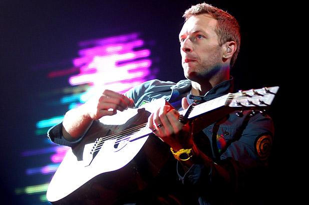 Coldplay Lelang Gitar Untuk Amal