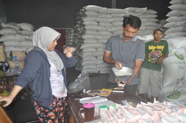 Pedagang Sragen Tolak Beras dari Luar Kota