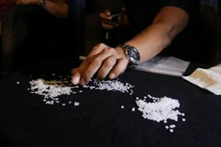 Diduga Mengonsumsi Beras Plastik, Seorang Bocah Dilarikan ke Rumah Sakit