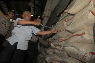 Mentan: Beras Plastik Tak Mungkin Menguntungkan