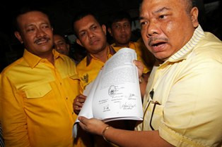 Islah Golkar Bagaikan Air dan Minyak