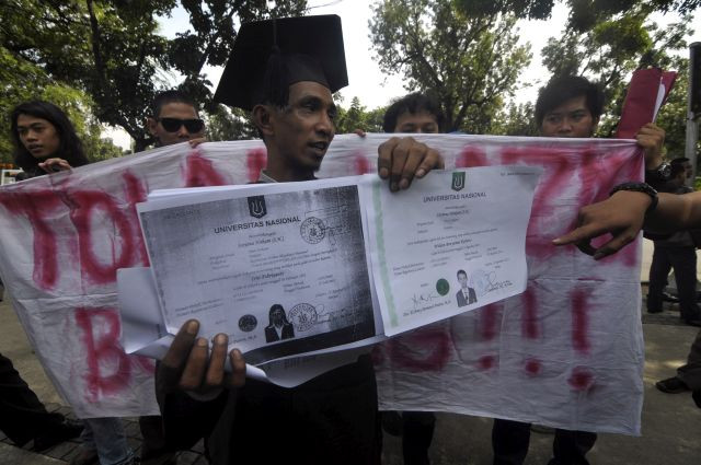 <i>Duit Hasil Jual Ijazah Palsu cuma Cukup buat Makan</i>