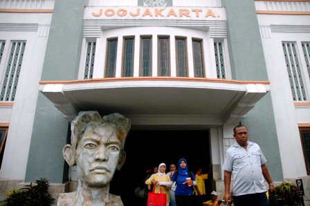 Mulai 7 Juli, Pintu Timur Stasiun Tugu Hanya untuk Keberangkatan