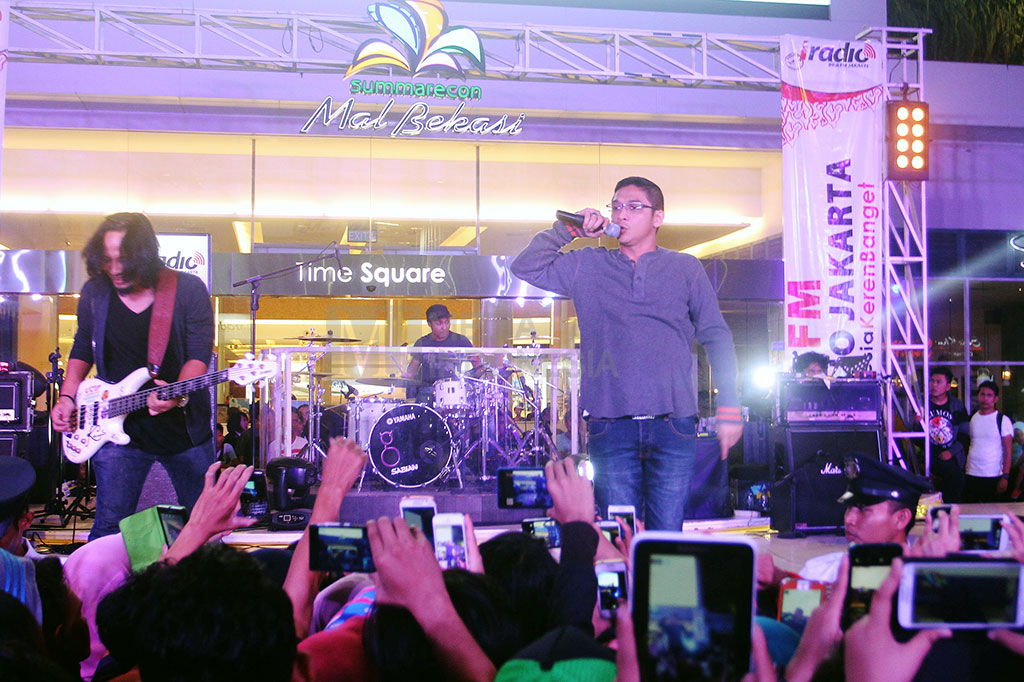 Aksi Band Ungu Hibur Penggemarnya di Konser Indonesia Keren