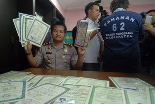 Bongkar Praktik Ijazah Palsu, DPR Apresiasi Menristek