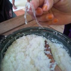 Warga Semarang Digemparkan Nasi Berplastik