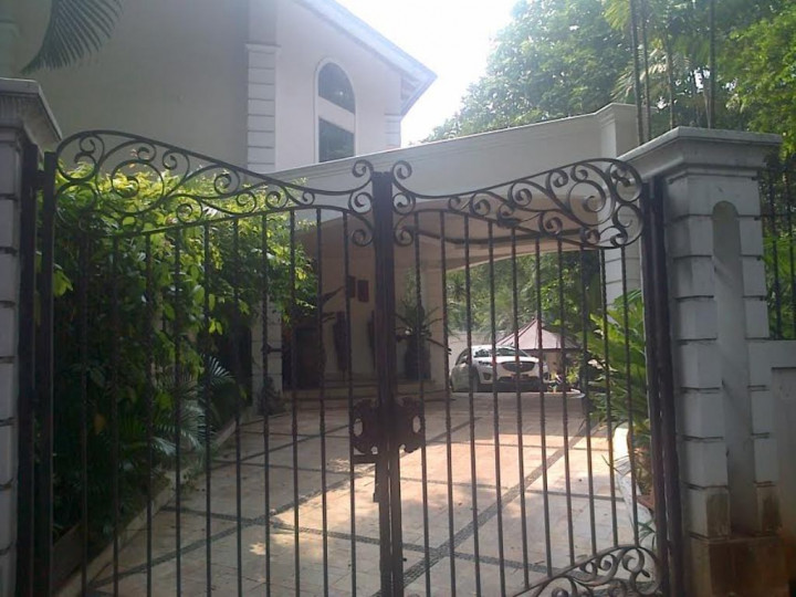 Bebas, Rumah Miranda Goeltom Sepi