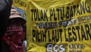 Warga Batang Demo di Istana Tolak Pembangunan PLTU