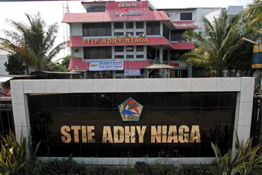 Menristek Setop Aktivitas Kampus Adhy Niaga