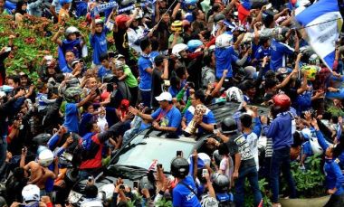 Jengah Kisruh Menpora dan PSSI, Viking Siap Long March