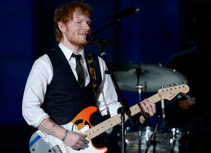Pernah Dicemooh, Ed Sheeran Undang Noel Gallagher ke Konsernya di Wembley