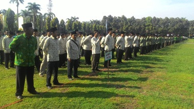 Sambut Muktamar Ke-33 NU, Ribuan Guru Maarif Apel di Alun-Alun Jombang 