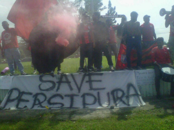 Fan Persipura Gelar Aksi Damai di Bundaran UGM