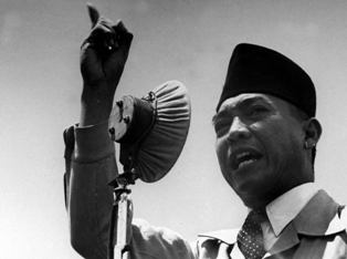 Tak Ada Tokoh yang Melampaui Jasa <i>Putra Sang Fajar</i>