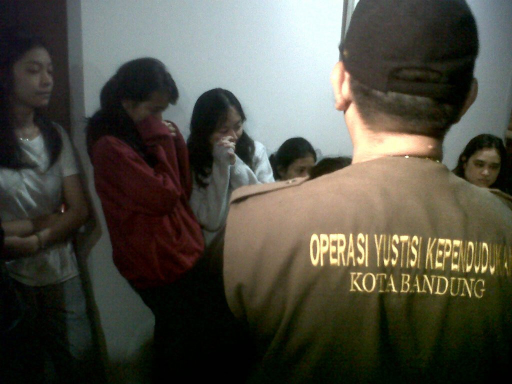 Razia indekos di Bandung beberapa waktu lalu. Foto: Metrotvnews.com