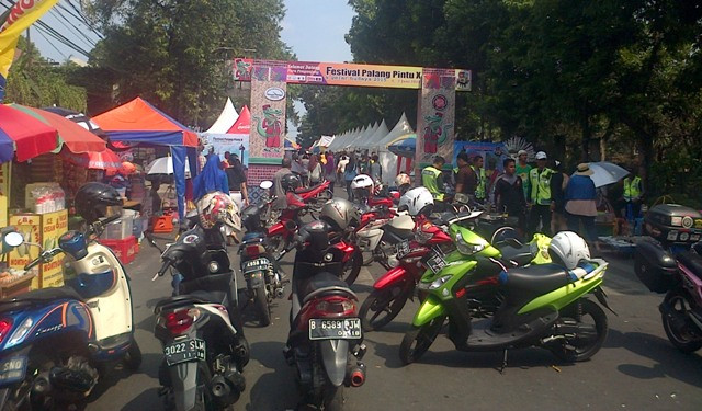 Jalan ditutup (Foto:al Abrar)