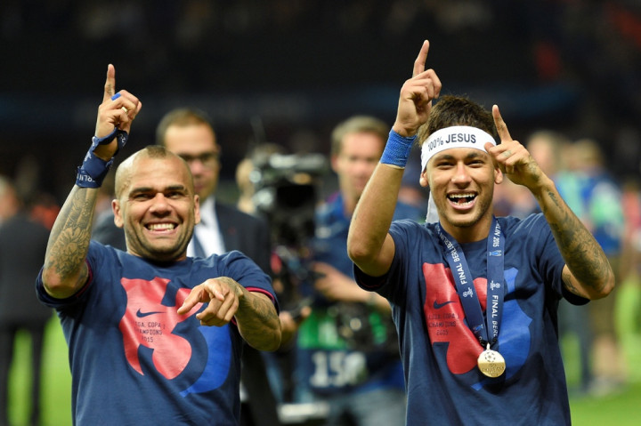 Usai Juara Liga Champions, Dani Alves Tertarik Gabung ke AC Milan