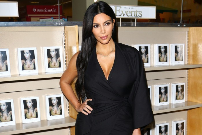 Buku Kim Kardashian Menuai Kritik